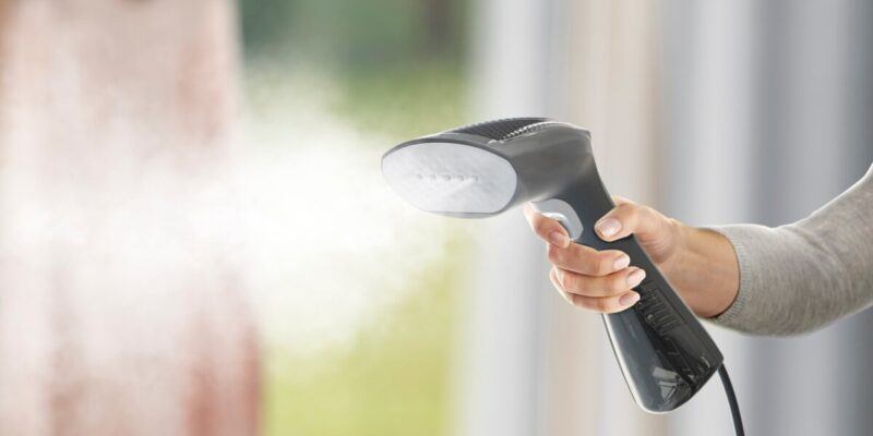 Getto di vapore di Refine 600, lo stiratore verticale di Electrolux