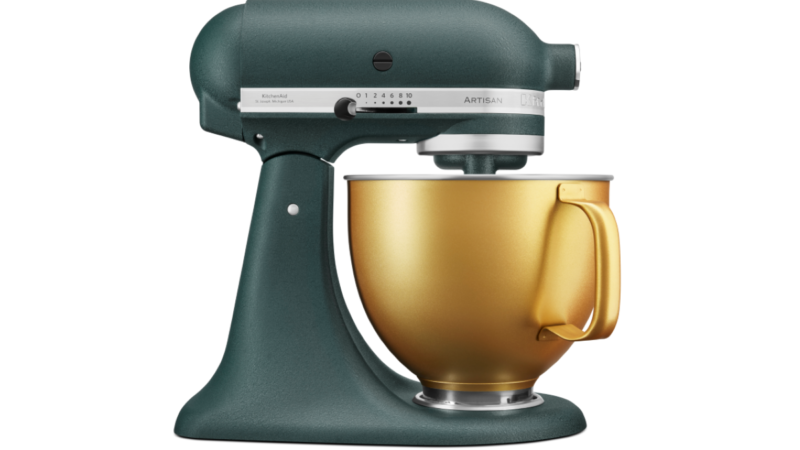 D’oro o d’argento, il Natale è prezioso con la Winter Collection KitchenAid