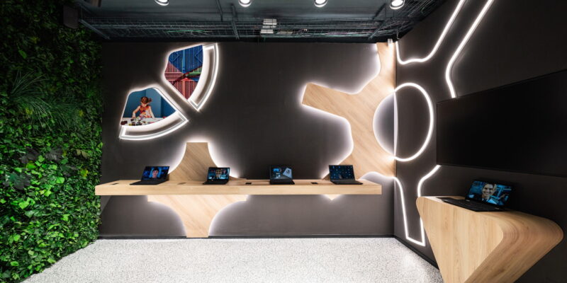 Levovo interior