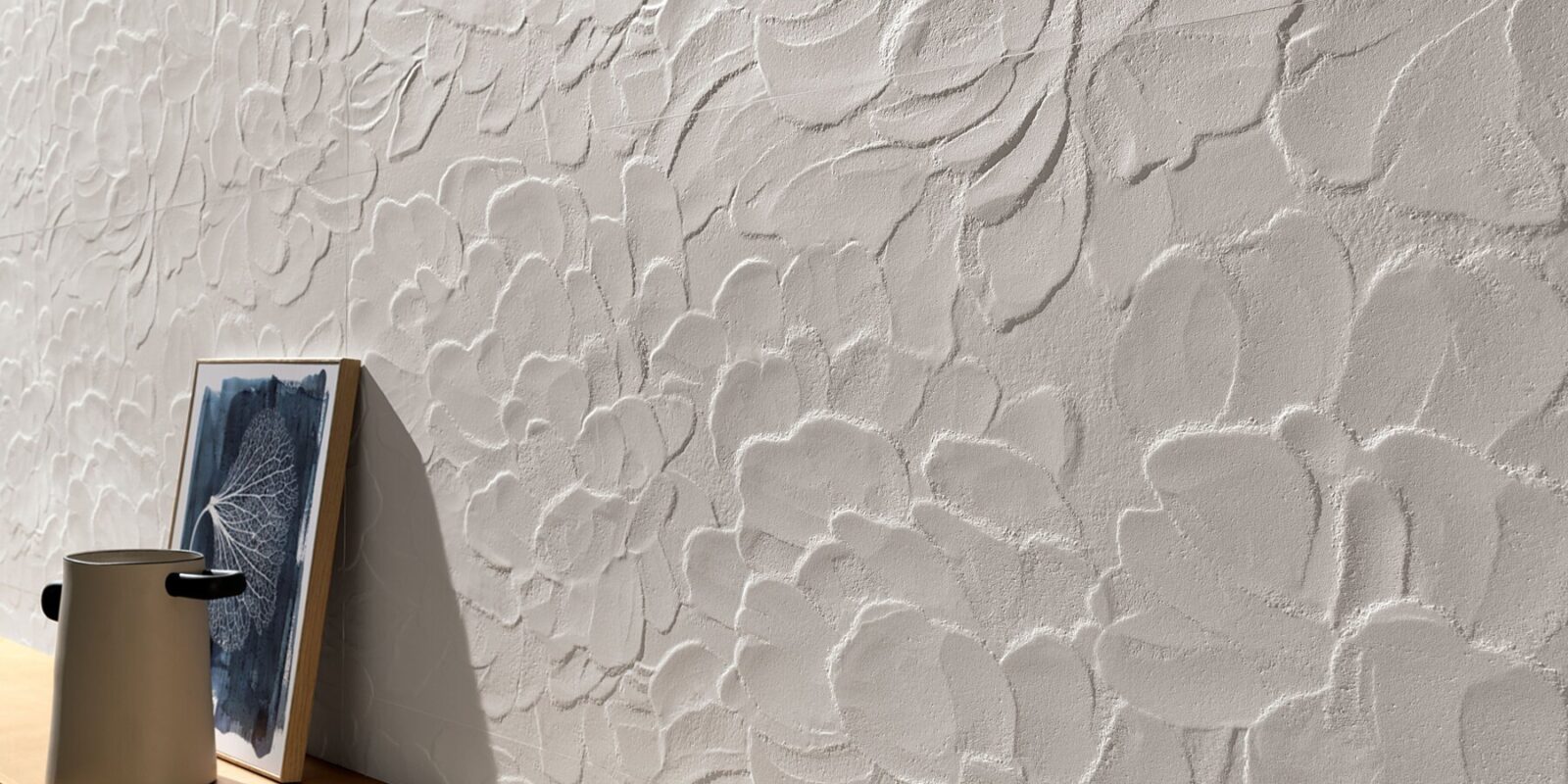 Dettaglio della texture Blossom della nuova collezione di piastrelle a rilievo Lumina Sand Art di FAP ceramiche