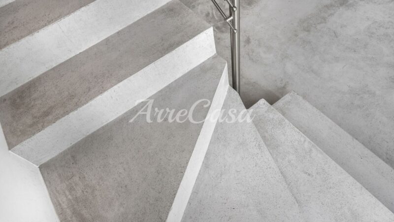 Scale in microcemento