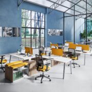 Postazioni lavorative in coworking con Vista Essence di Newform Ufficio