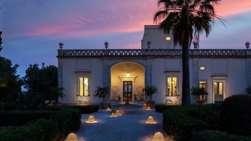 Esterno illuminato con Sparkler di Poltrona Frau